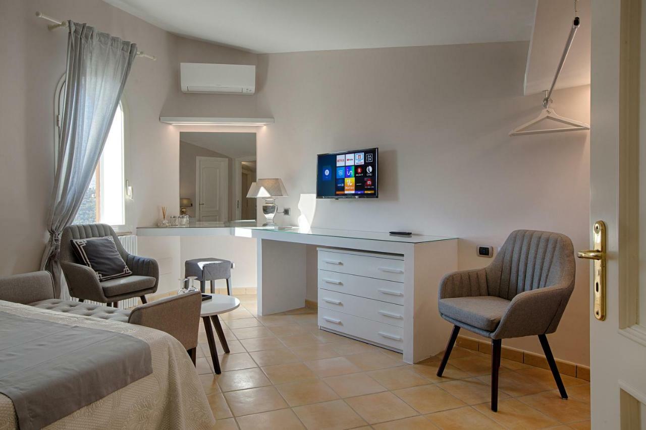Villa Spartano Sant'Agata Sui Due Golfi Massalubrense มัสซาลูเบรนเซ ภายนอก รูปภาพ