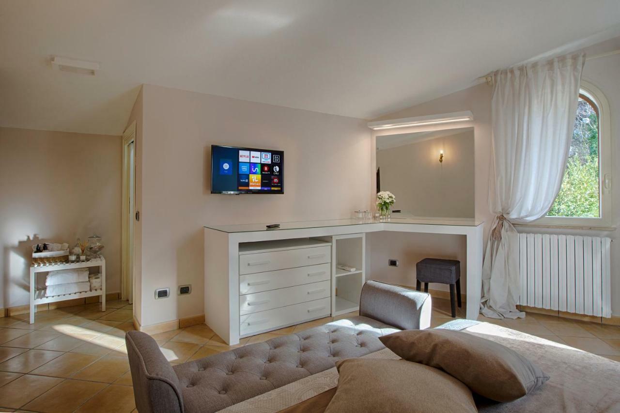 Villa Spartano Sant'Agata Sui Due Golfi Massalubrense มัสซาลูเบรนเซ ภายนอก รูปภาพ