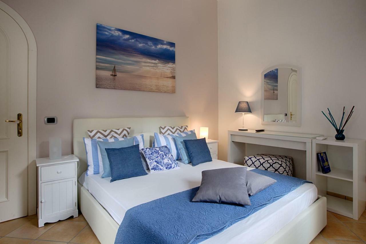 Villa Spartano Sant'Agata Sui Due Golfi Massalubrense มัสซาลูเบรนเซ ภายนอก รูปภาพ