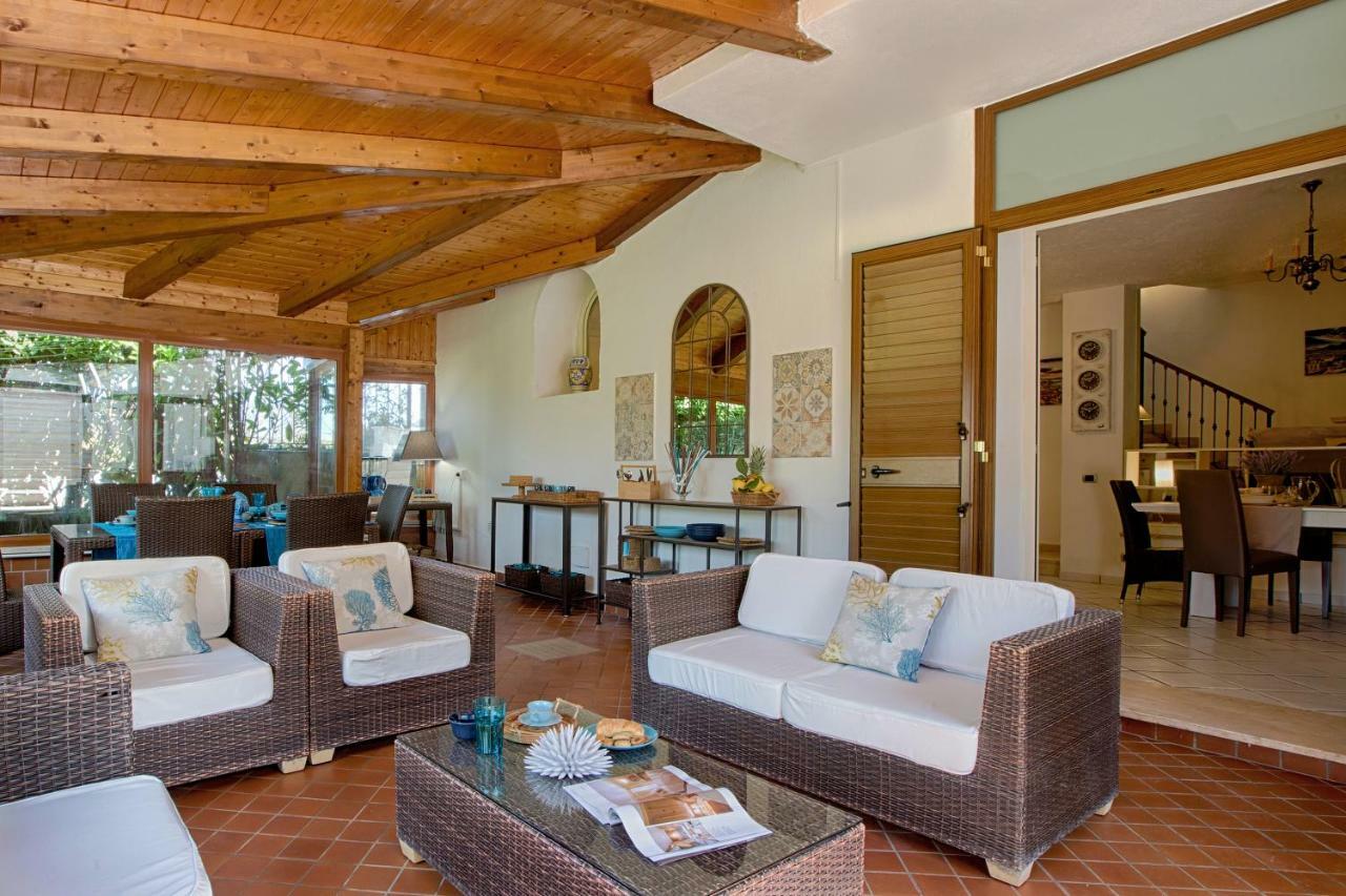 Villa Spartano Sant'Agata Sui Due Golfi Massalubrense มัสซาลูเบรนเซ ภายนอก รูปภาพ
